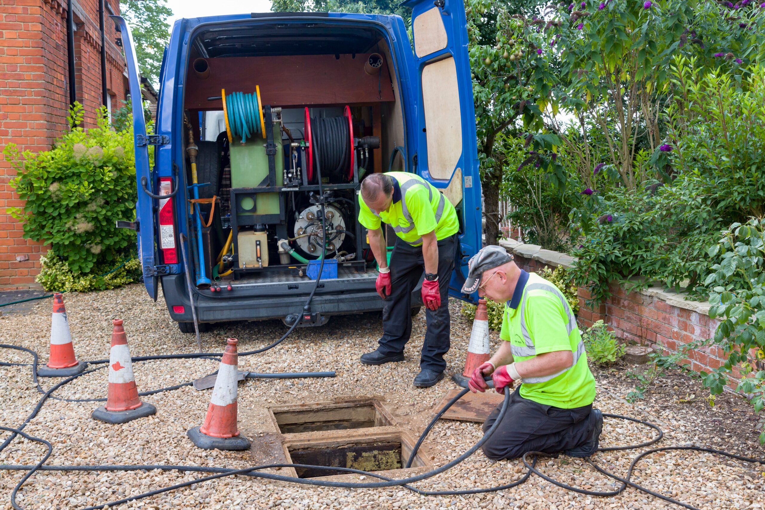 Exhausting Water’s Hidden Affect on Drains: Scale, Narrowed Bores, and Descaling Methods