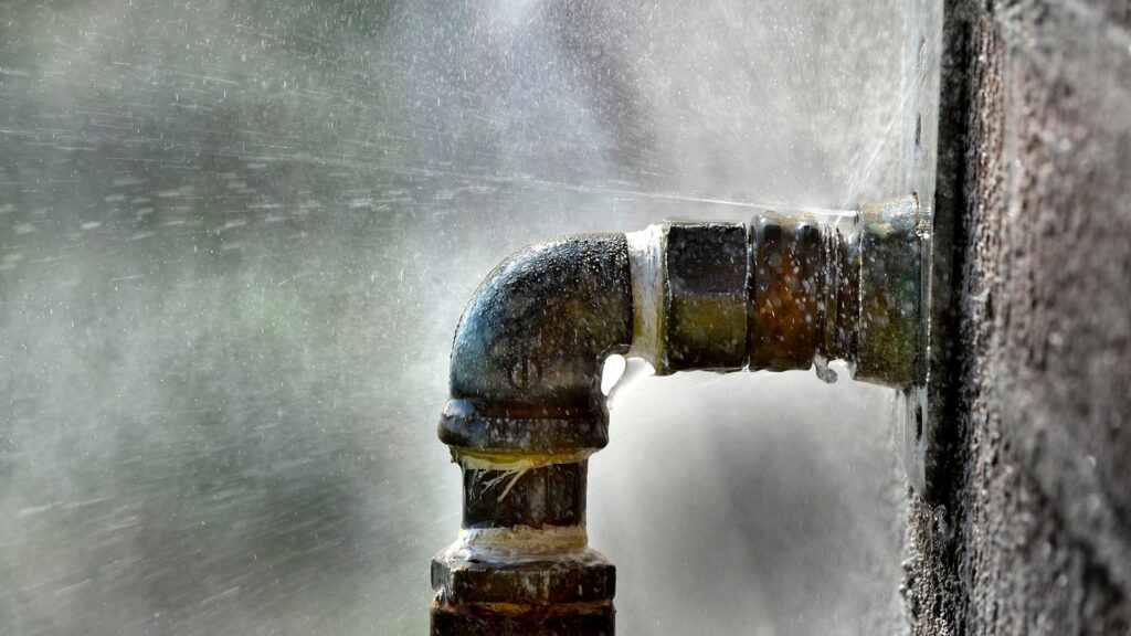 How Temperature Swings Create Micro Fractures in Piping That Lead to Sudden Burst Events
